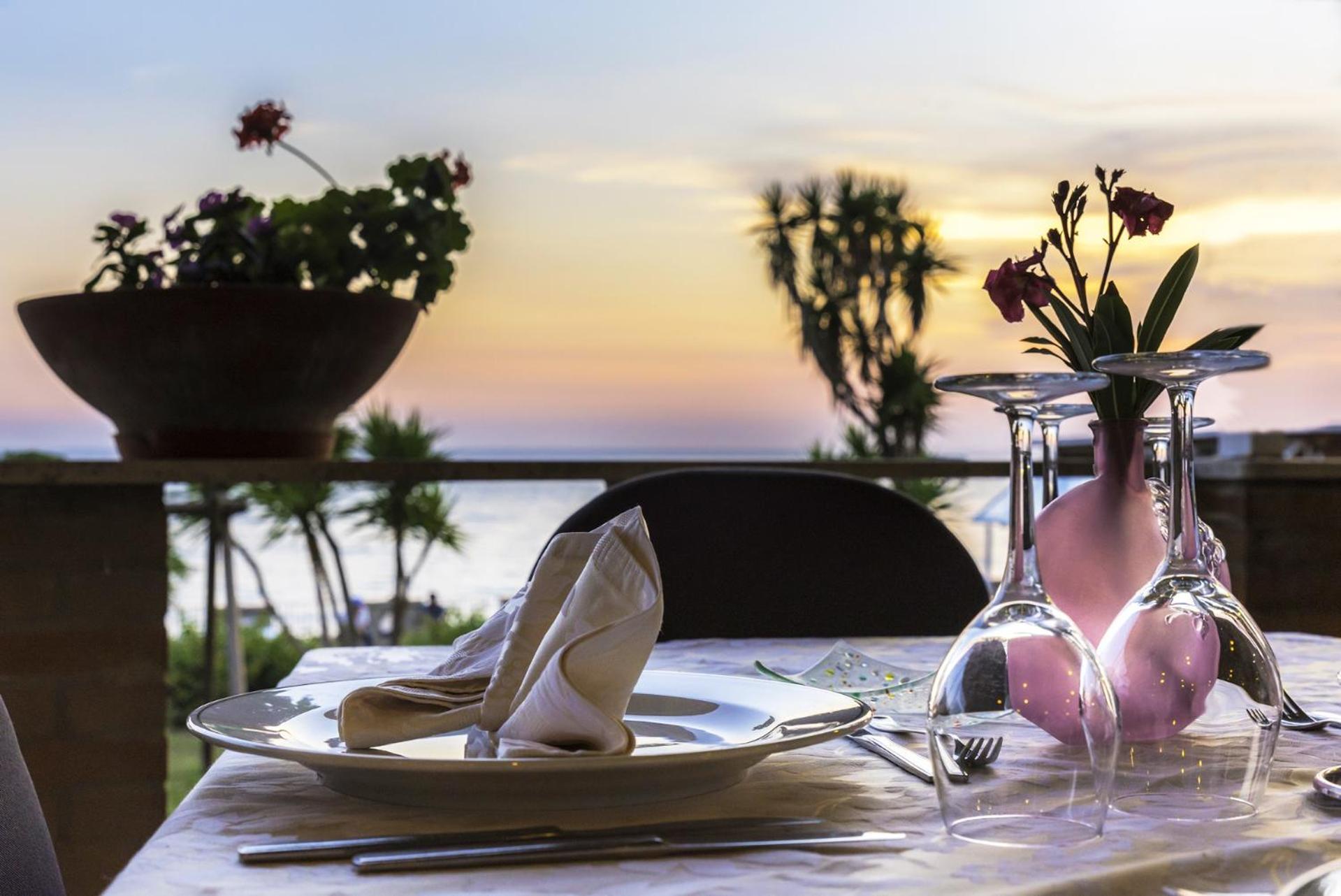 Hotel Sarina 3*